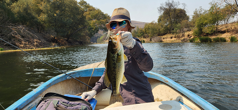 Olifants river girl with bass