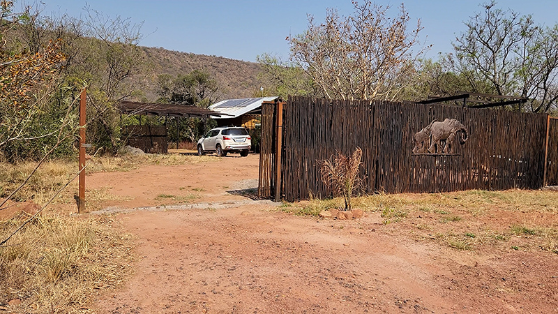 Entry at the cabin on the Olifants River in Presidentsrus