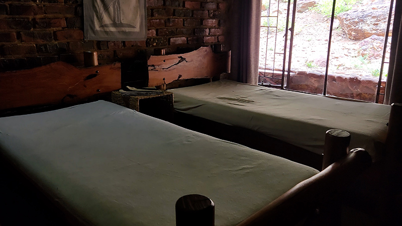 A twin bedroom at Aloe Rock Lodge