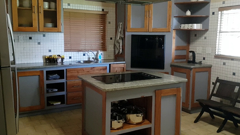 The kitchen in the farmhouse at Zwartkop Dam