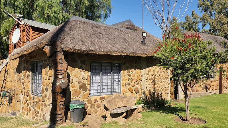 The chalet exterior at Umgede River Lodge, Bloemhof