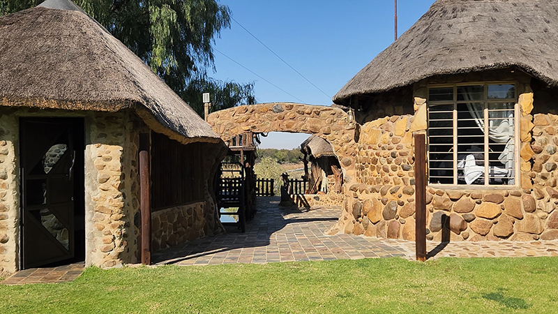 Entrance to the lodge at Umgede River Lodge, Bloemhof